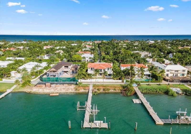 1260 N Lake Way, Palm Beach FL 33480