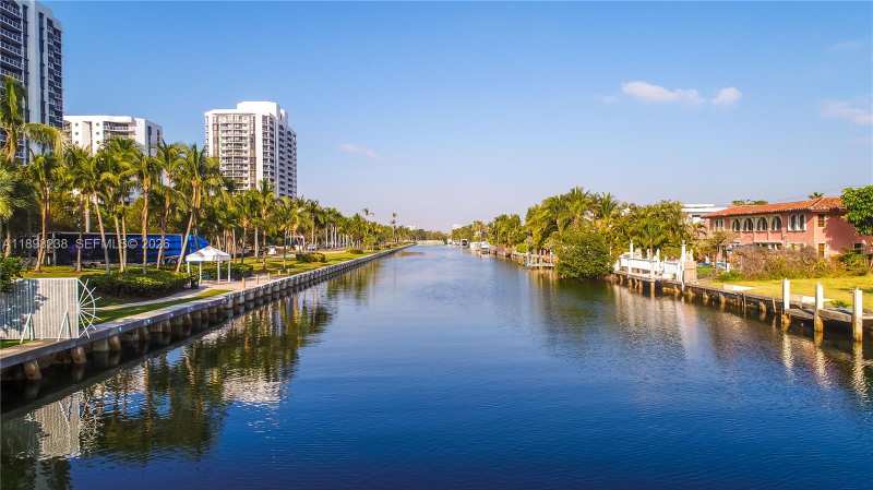 3705 NE 214  St # 13, Aventura FL 33180