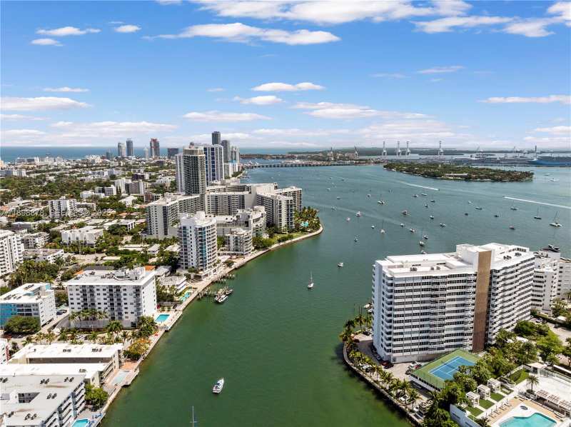1673 Bay Rd # 405, Miami Beach FL 33139