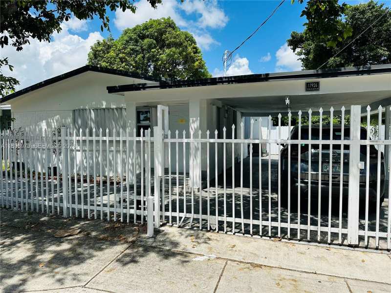 17926 SW 104th Ave, Miami FL 33157