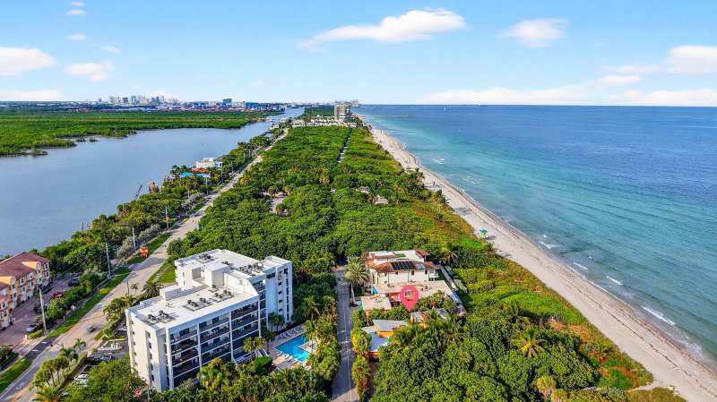 4200 N Surf Road, Hollywood FL 33019