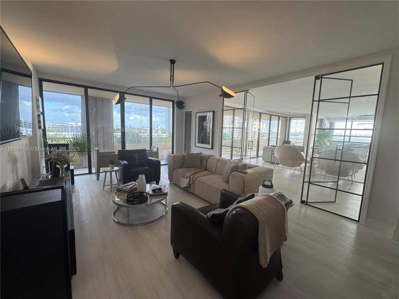 11113 Biscayne Blvd # 558, Miami FL 33181