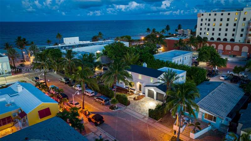 320 Polk St, Hollywood FL 33019