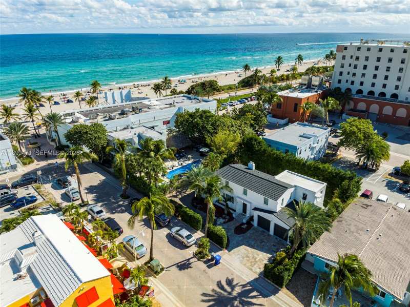 320 Polk St, Hollywood FL 33019