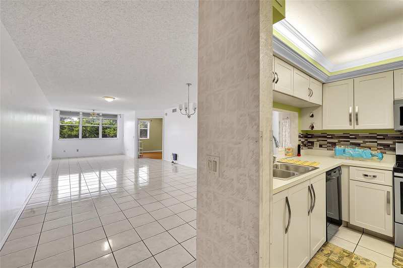 10369 NW 24TH Place # 402, Sunrise FL 33322