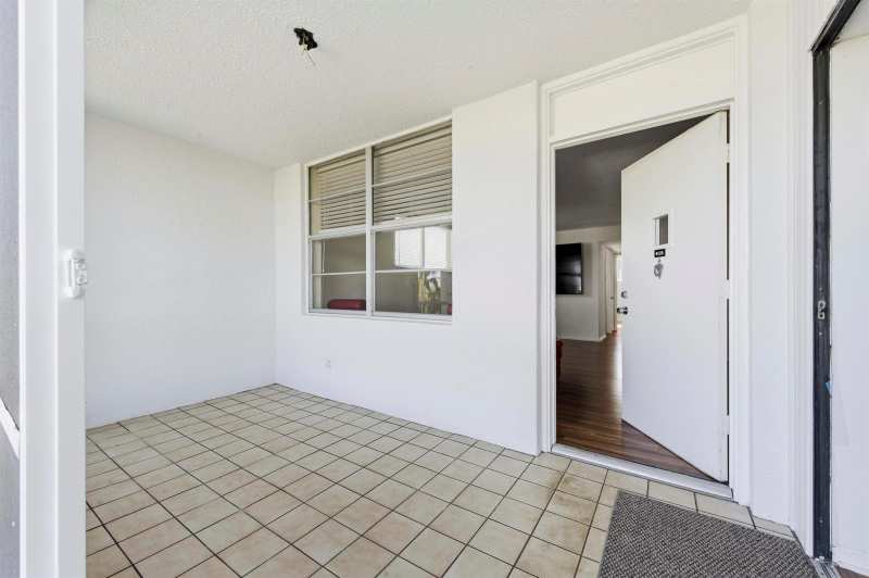 109 Paradise Harbour Blvd # 415, North Palm Beach FL 33408