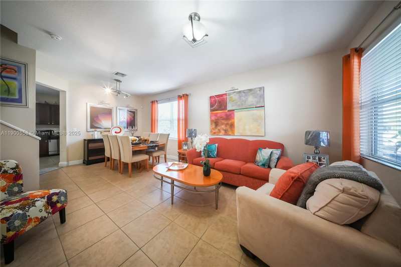 3076 SE 4th Ct, Homestead FL 33033