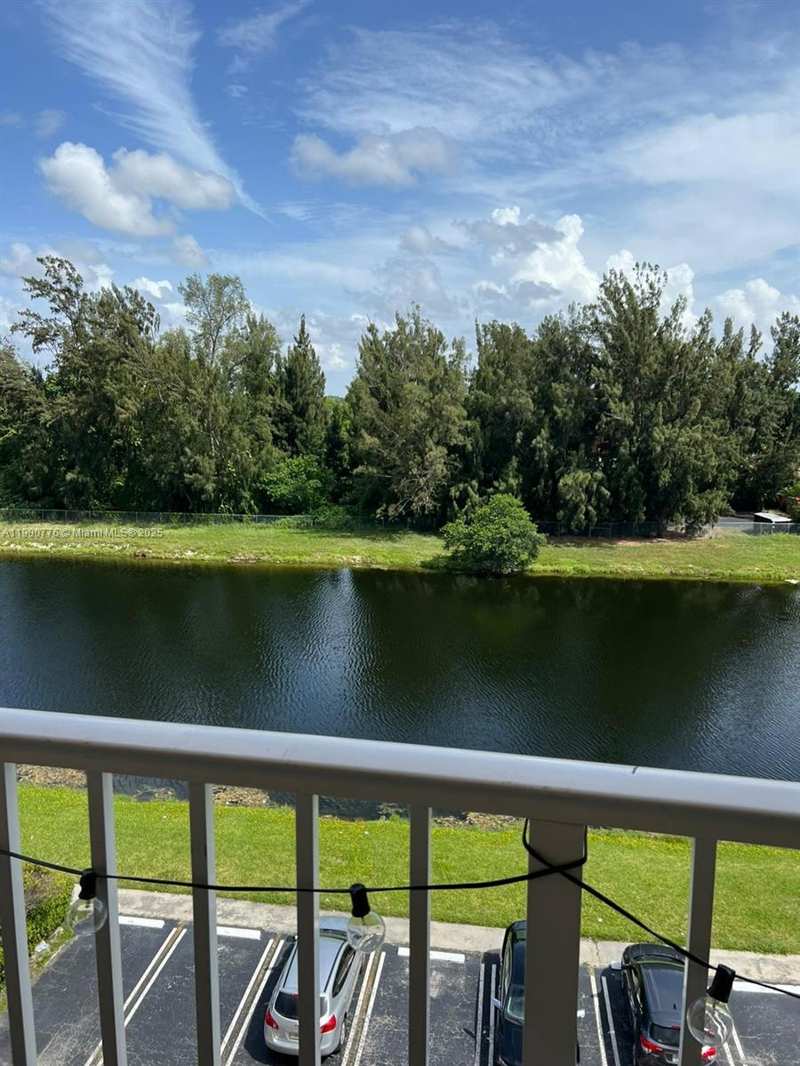 16465 NE 22nd Ave # 617, North Miami Beach FL 33160