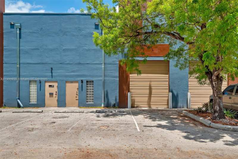 20200 NW 2nd Ave # C6, Miami Gardens FL 33169