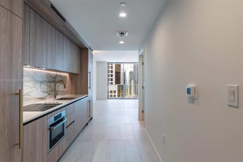 77 SE 5th Street # 2107, Miami FL 33143