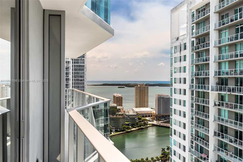77 SE 5th Street # 2107, Miami FL 33143