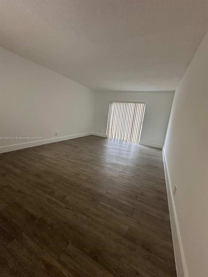 18101 NW 68th Ave # E210, Hialeah FL 33015