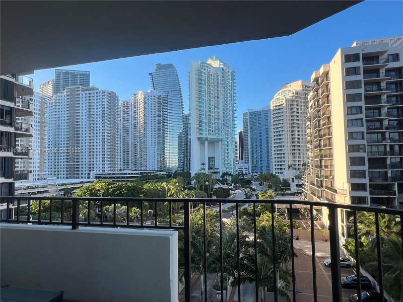 520 Brickell Key Dr # A900, Miami FL 33131