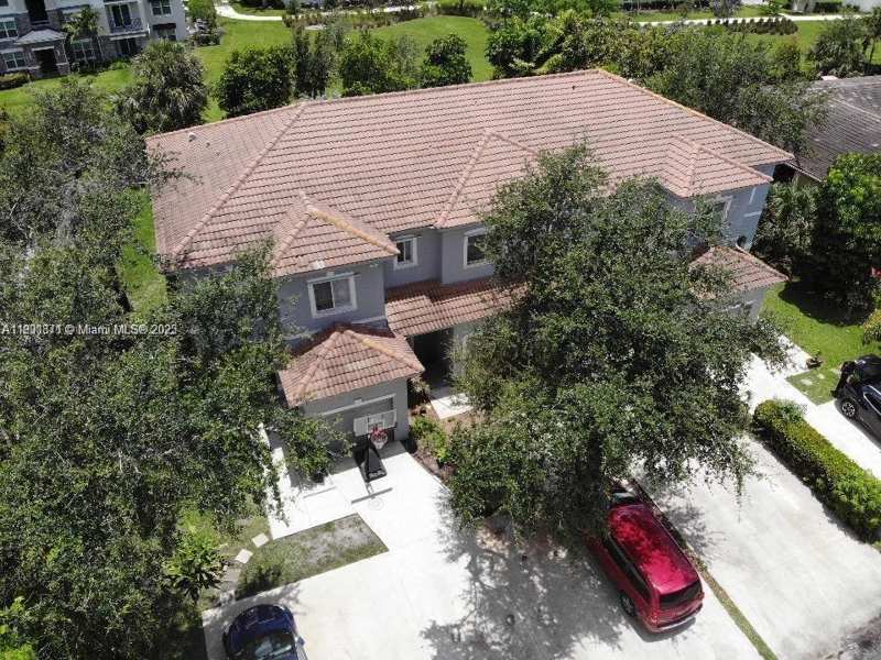 8706 NW 38th Dr, Coral Springs FL 33065