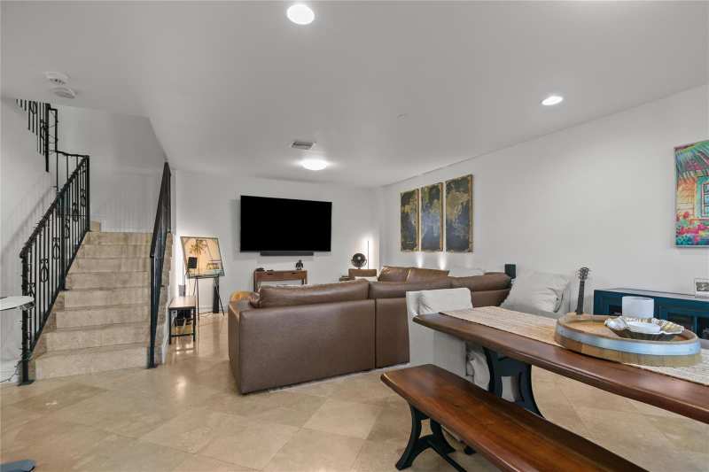 732 NE 15th Avenue, Fort Lauderdale FL 33304