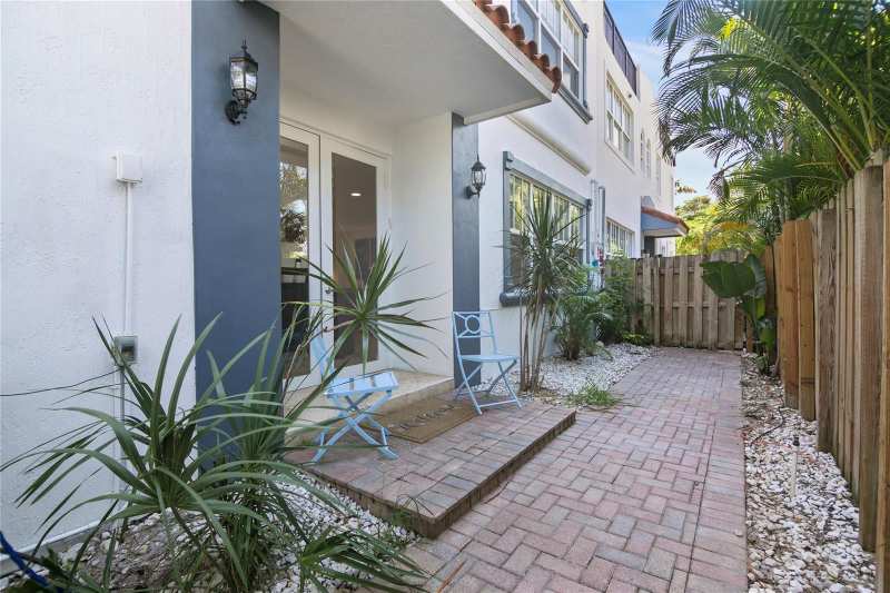 732 NE 15th Avenue, Fort Lauderdale FL 33304