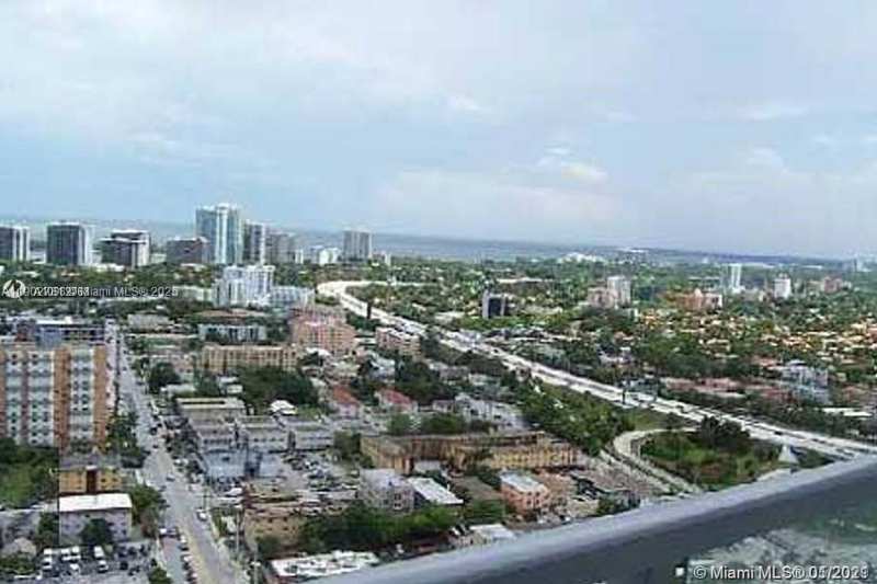 185 SW 7th St # 1906, Miami FL 33130