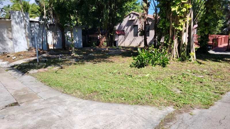 519 NE 118th St, Biscayne Park FL 33161