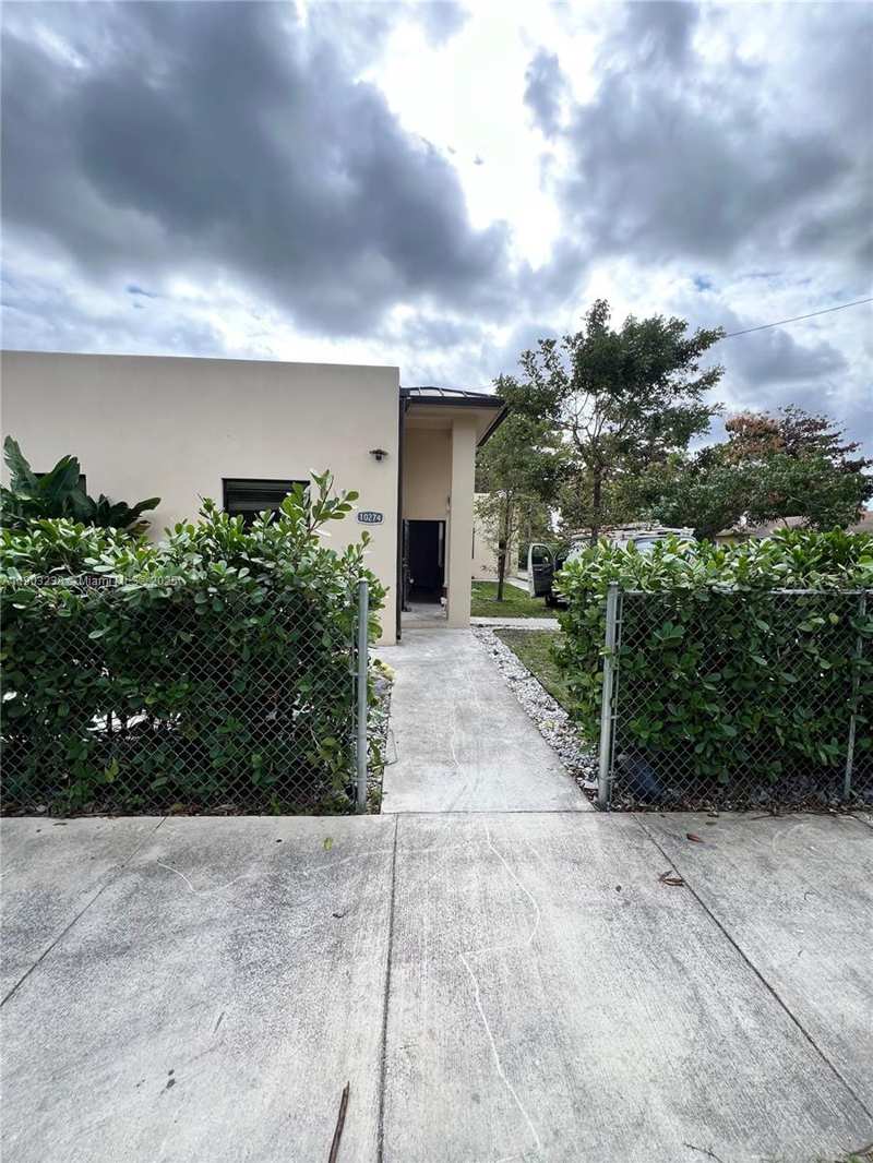 10274 SW 180th St # 1, Miami FL 33157