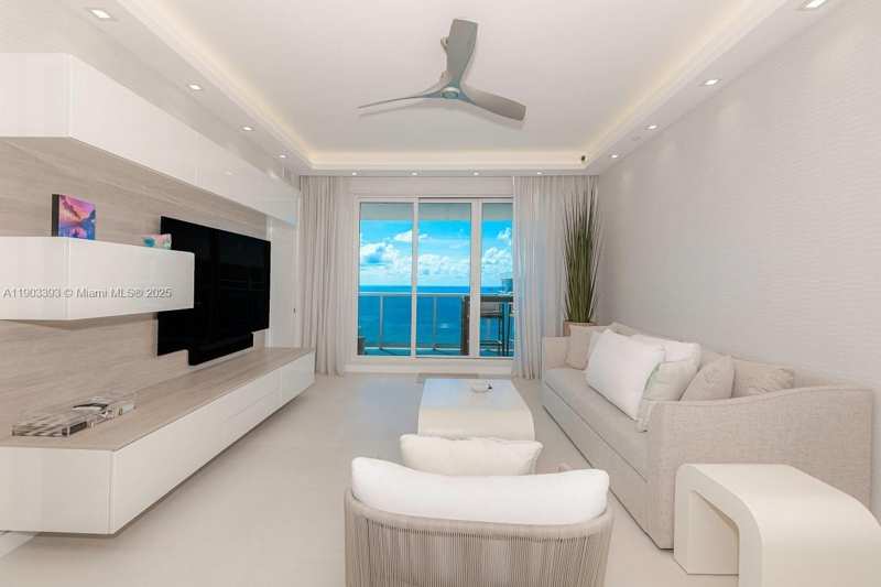 2301 Collins Ave, Miami Beach FL 33139