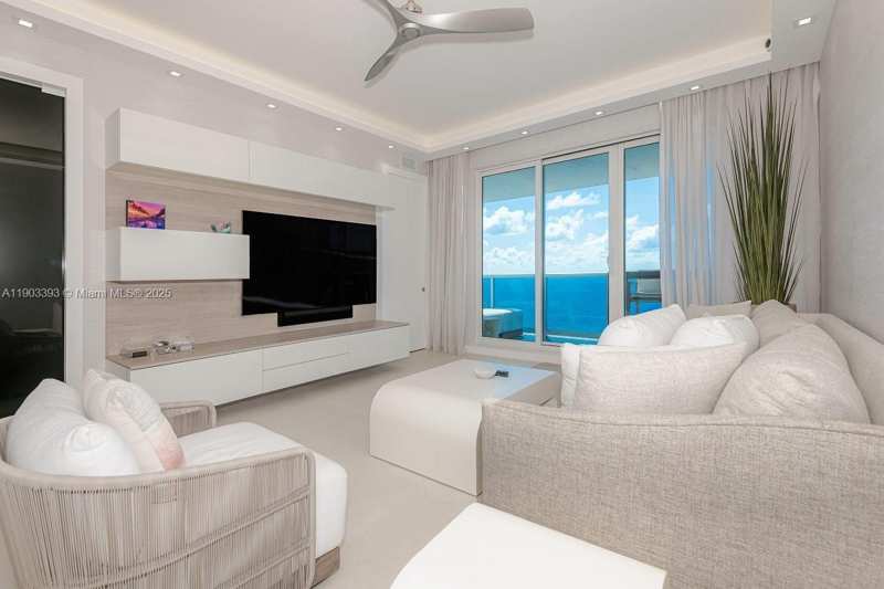 2301 Collins Ave, Miami Beach FL 33139