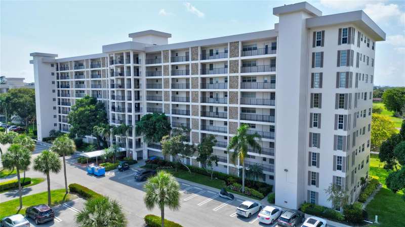 3050 N Palm Aire Drive # 505, Pompano Beach FL 33069