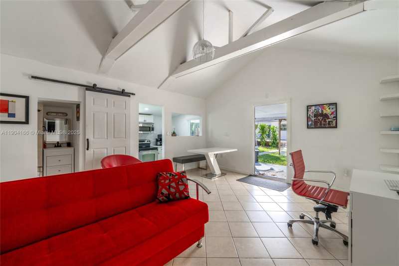 947 NE 149th St, Miami FL 33161