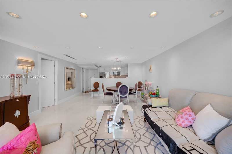5838 Collins Ave # 2F, Miami Beach FL 33140