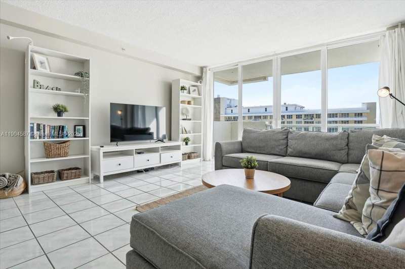 5601 Collins Ave # 1517, Miami Beach FL 33140