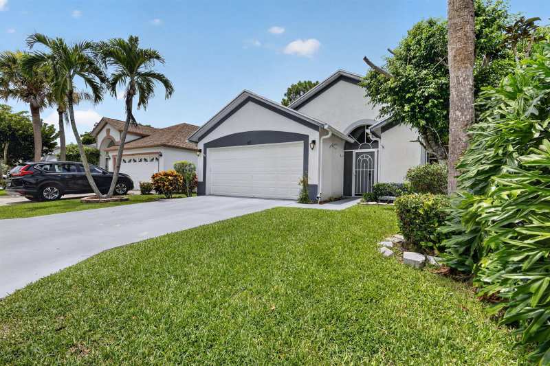 412 Trotters Lane, FL 33413