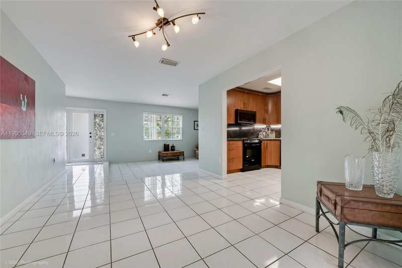 9500 SW 79th St, Miami FL 33173