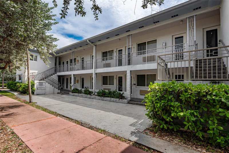 7155 Rue Notre Dame, Miami Beach FL 33141