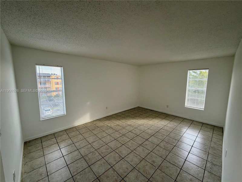 2800 NW 56th Ave # E401, Lauderhill FL 33313