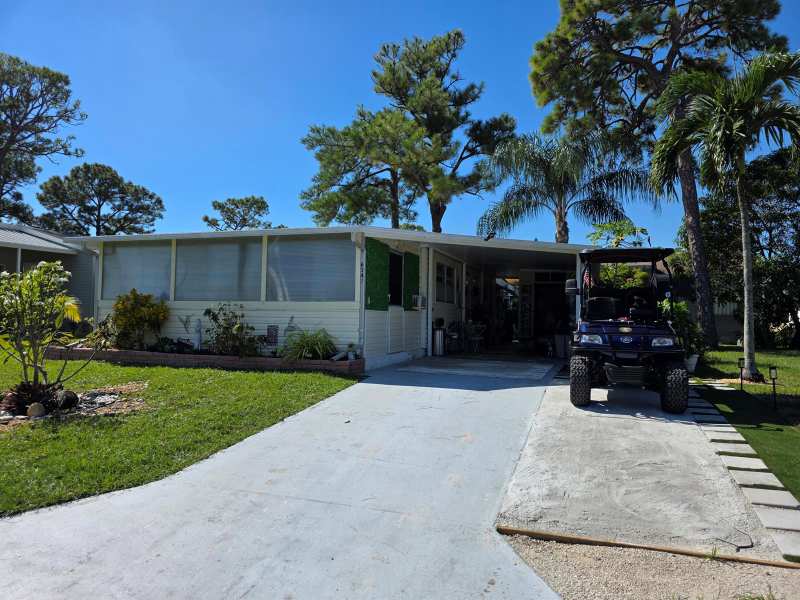 6241 Elm Lane, Lantana FL 33462