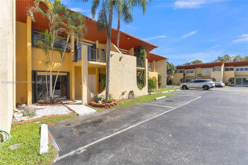 13715 SW 84th St # F, Miami FL 33183