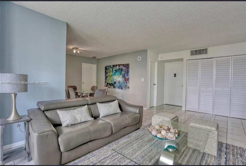 16909 N Bay Rd # 512, Sunny Isles Beach FL 33160