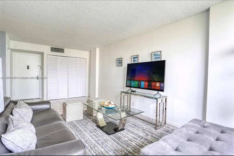 16909 N Bay Rd # 512, Sunny Isles Beach FL 33160