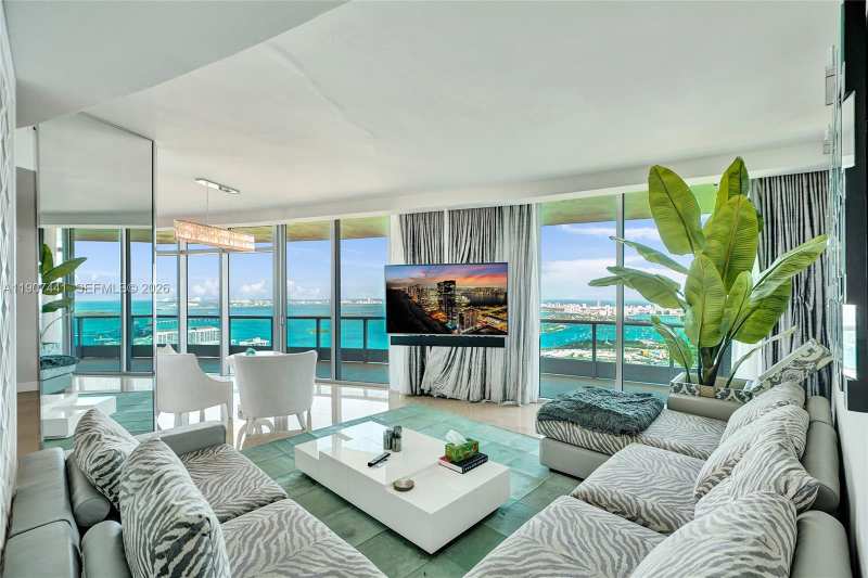 900 Biscayne Blvd # 6107, Miami FL 33132