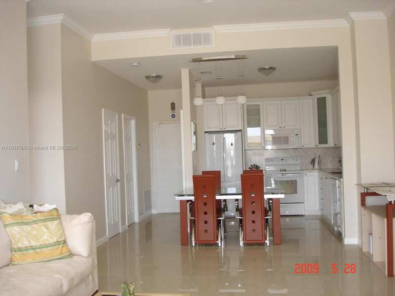 18061 Biscayne Blvd, Aventura FL 33160