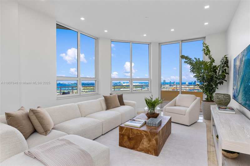 808 Brickell Key Dr # 3901, Miami FL 33131