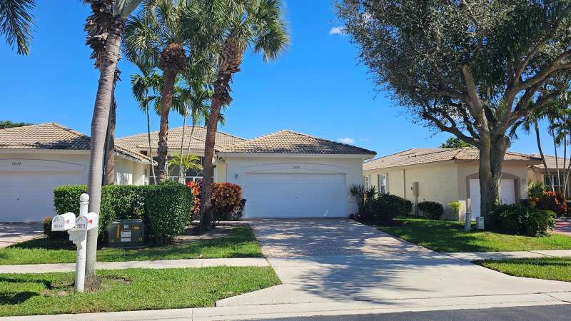 9628 Crescent View Drive N, Boynton Beach FL 33437