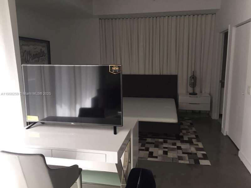 151 SE 1st St # 903, Miami FL 33131