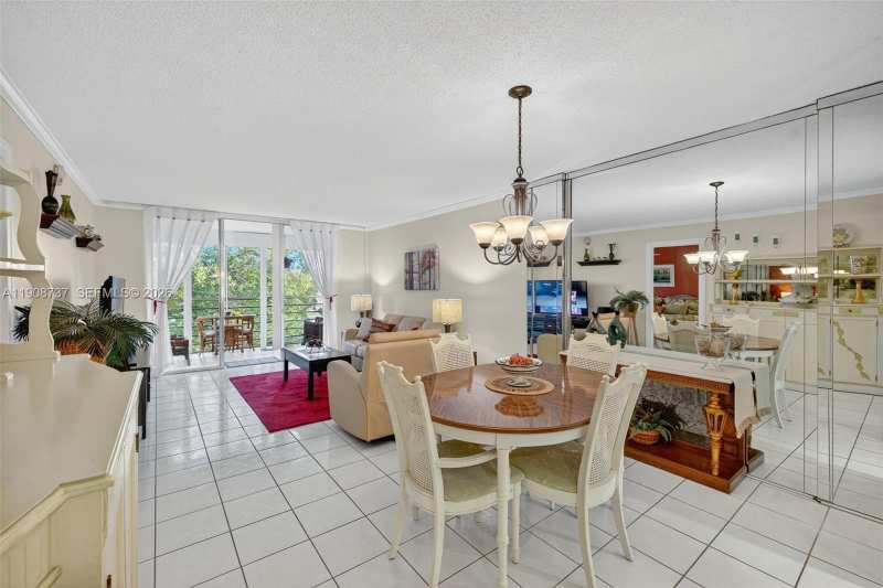 2901 NW 48th Ave # 468, Lauderdale Lakes FL 33313