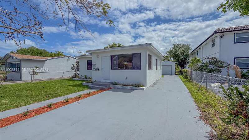 2462 Johnson St, Hollywood FL 33020