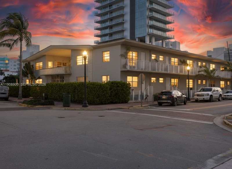 101 Collins Ave # 2, Miami Beach FL 33139
