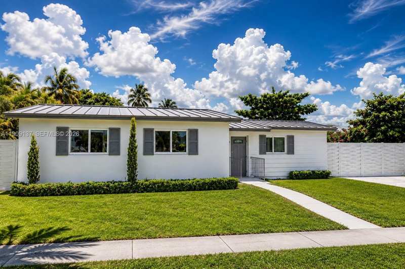 17902 NW 81st Ct, Hialeah FL 33015