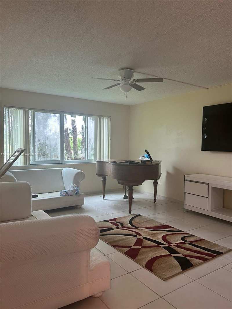 14850 Naranja Lakes Blvd, Homestead FL 33032