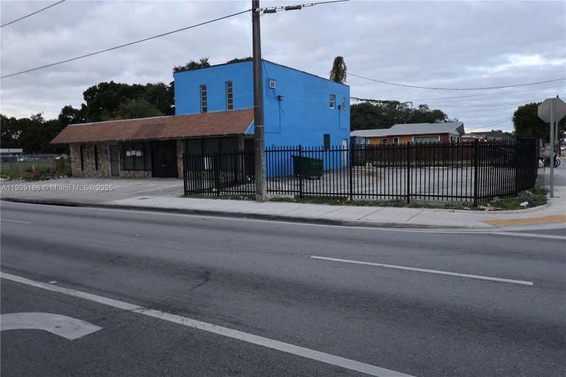 4634 NW 27th Ave, Miami FL 33142