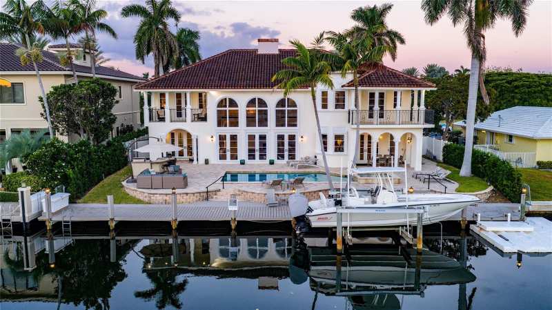 2833 NE 32nd Street, Lighthouse Point FL 33064
