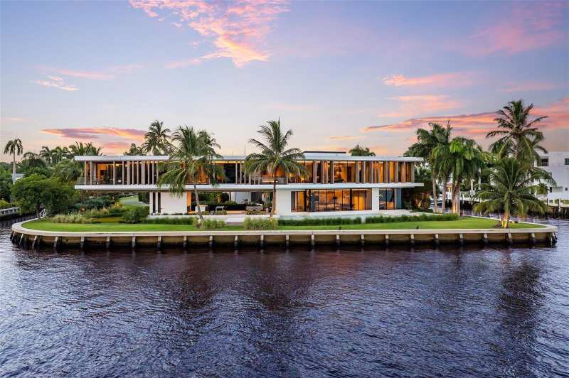 516 Mola Avenue, Fort Lauderdale FL 33301